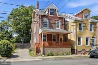 712 E Hector St - Photo 1 of 1