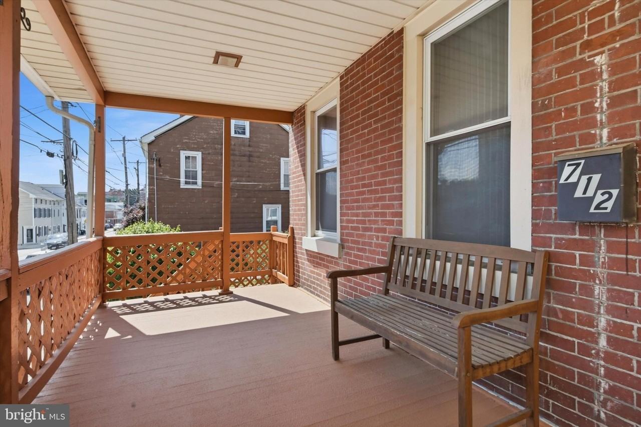 712 E Hector St - Photo 3 of 25