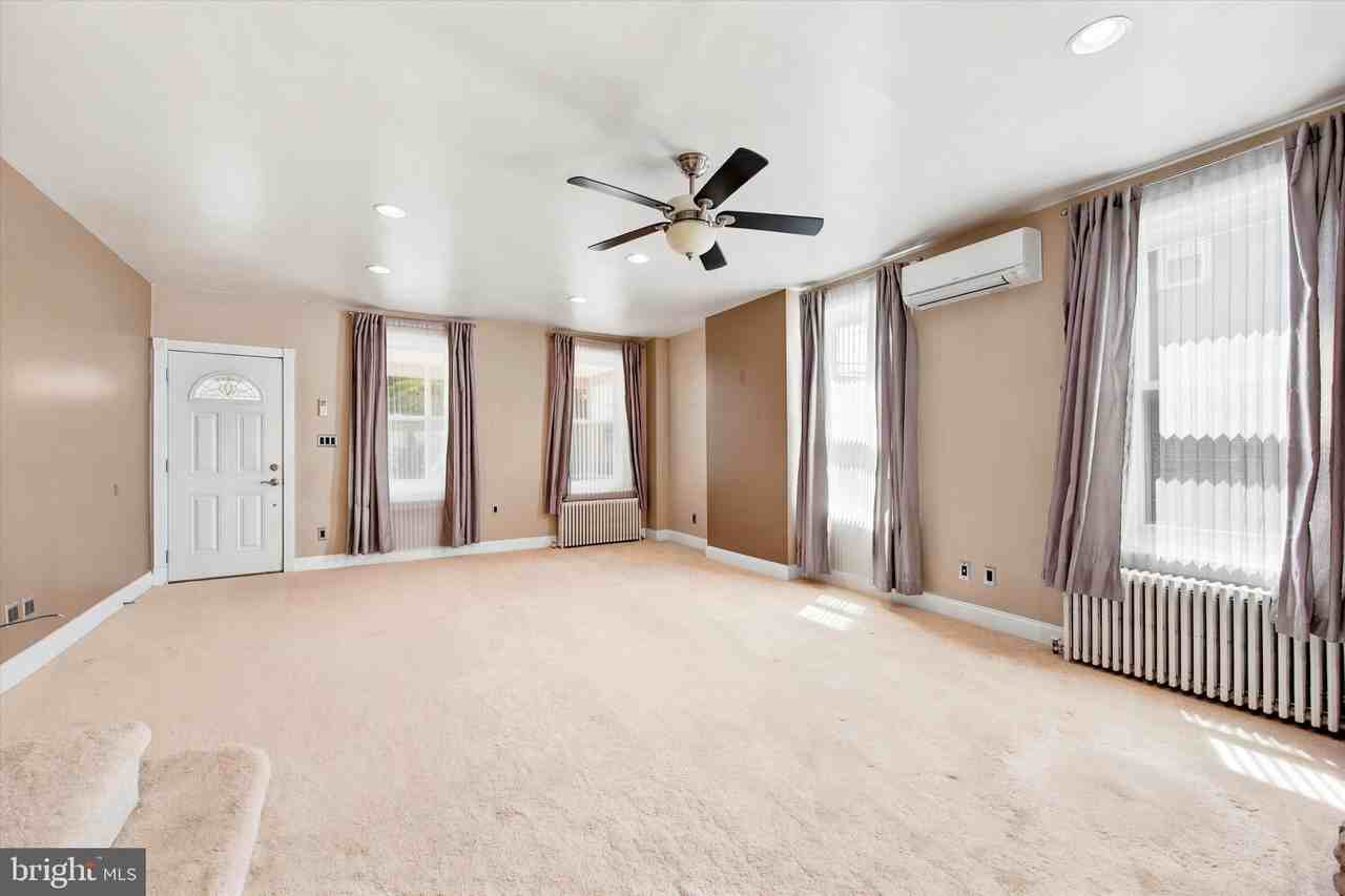 712 E Hector St - Photo 6 of 25