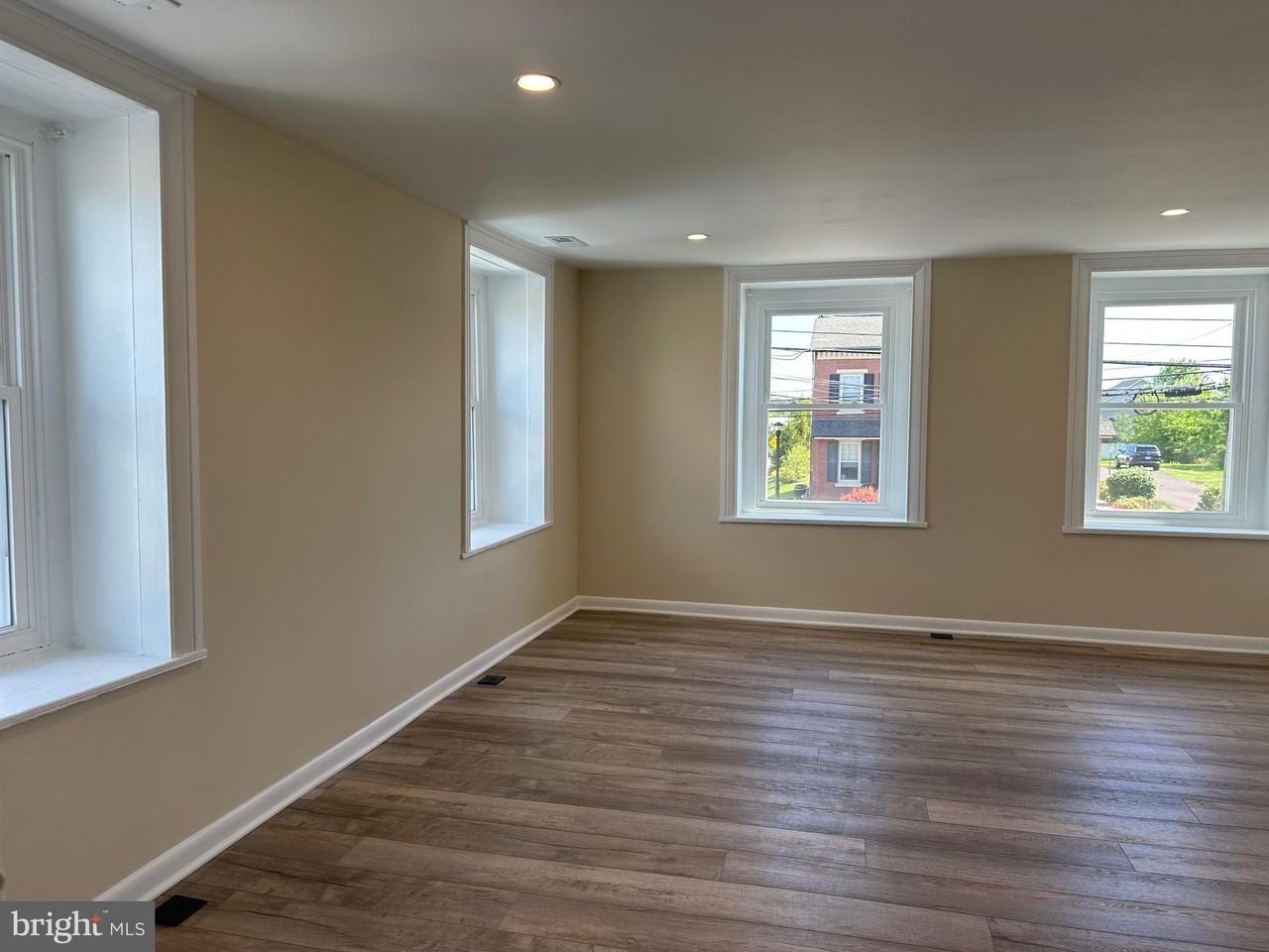 319 W Ridge Pike #200 - Photo 6 of 11