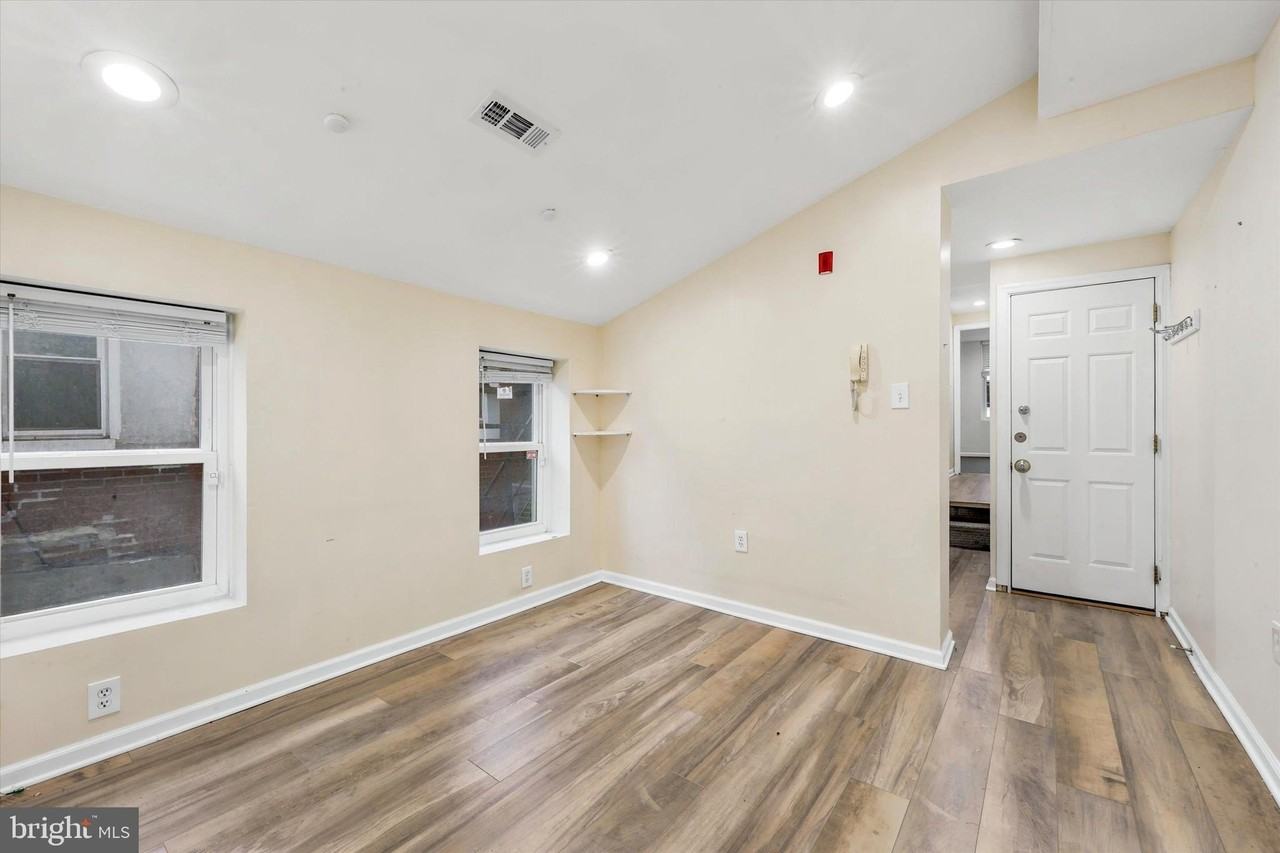 33 S 19th St #3rdFL - Photo 2 of 15