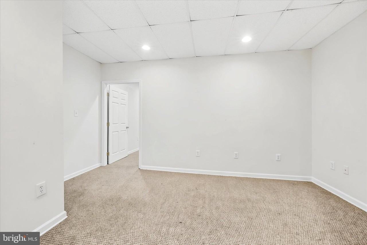 35 S 19th St #2 - Photo 3 of 15