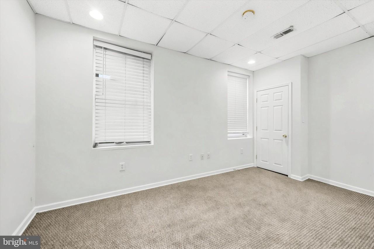 35 S 19th St #2 - Photo 4 of 15