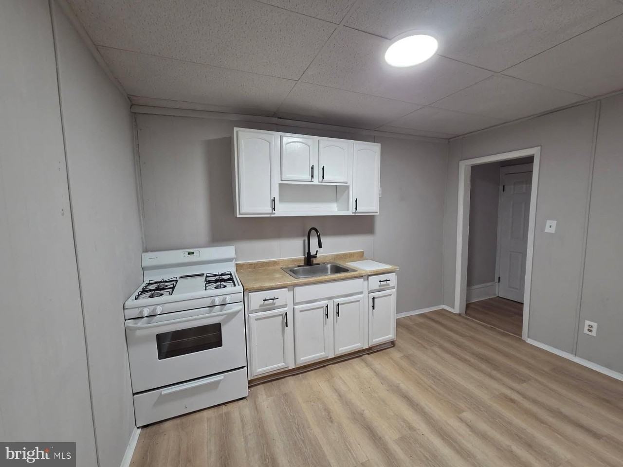 5137 Marion St - Photo 4 of 21