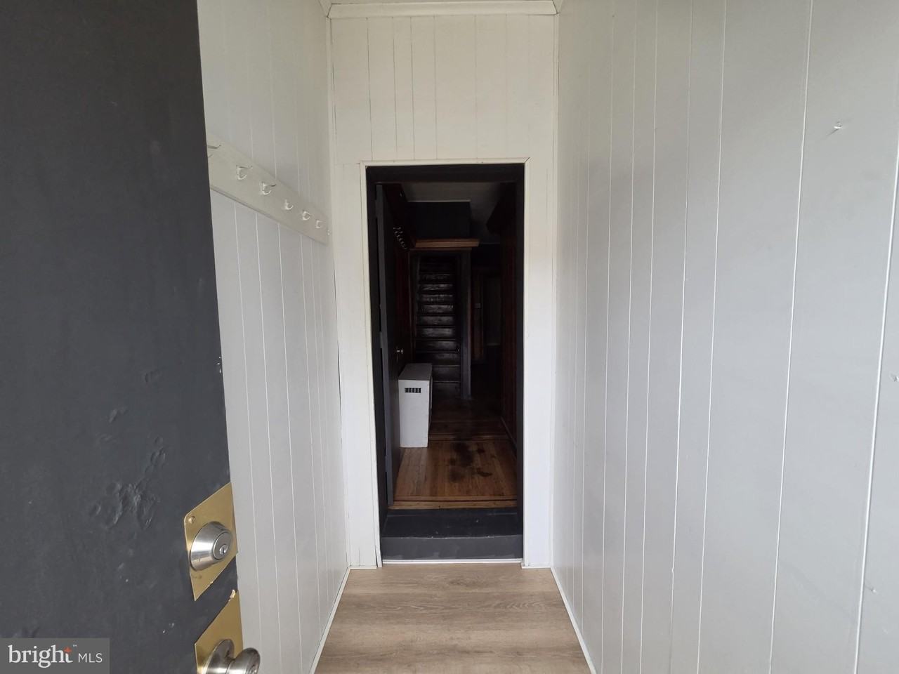 633 E Allegheny Ave - Photo 2 of 37