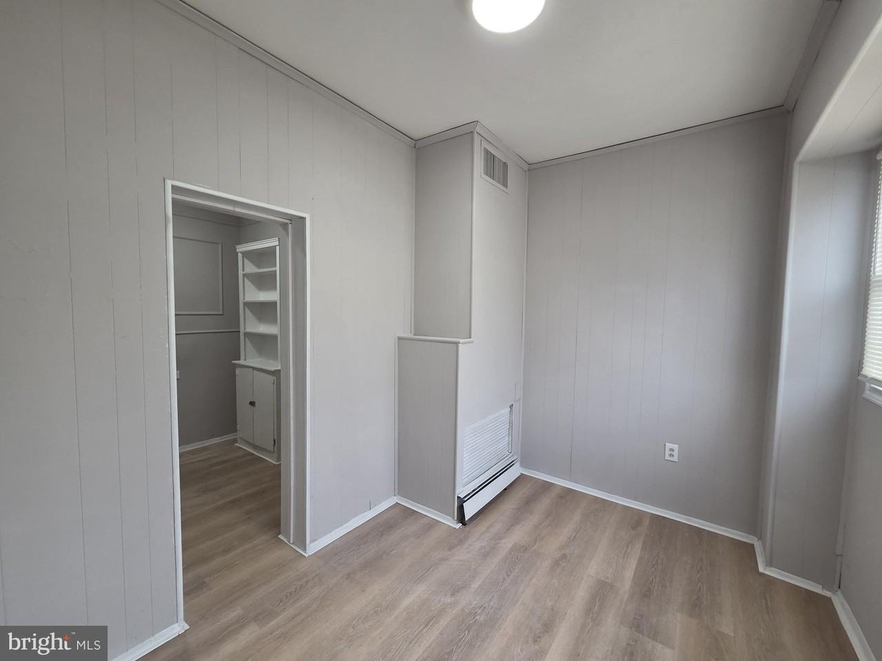 633 E Allegheny Ave - Photo 4 of 37