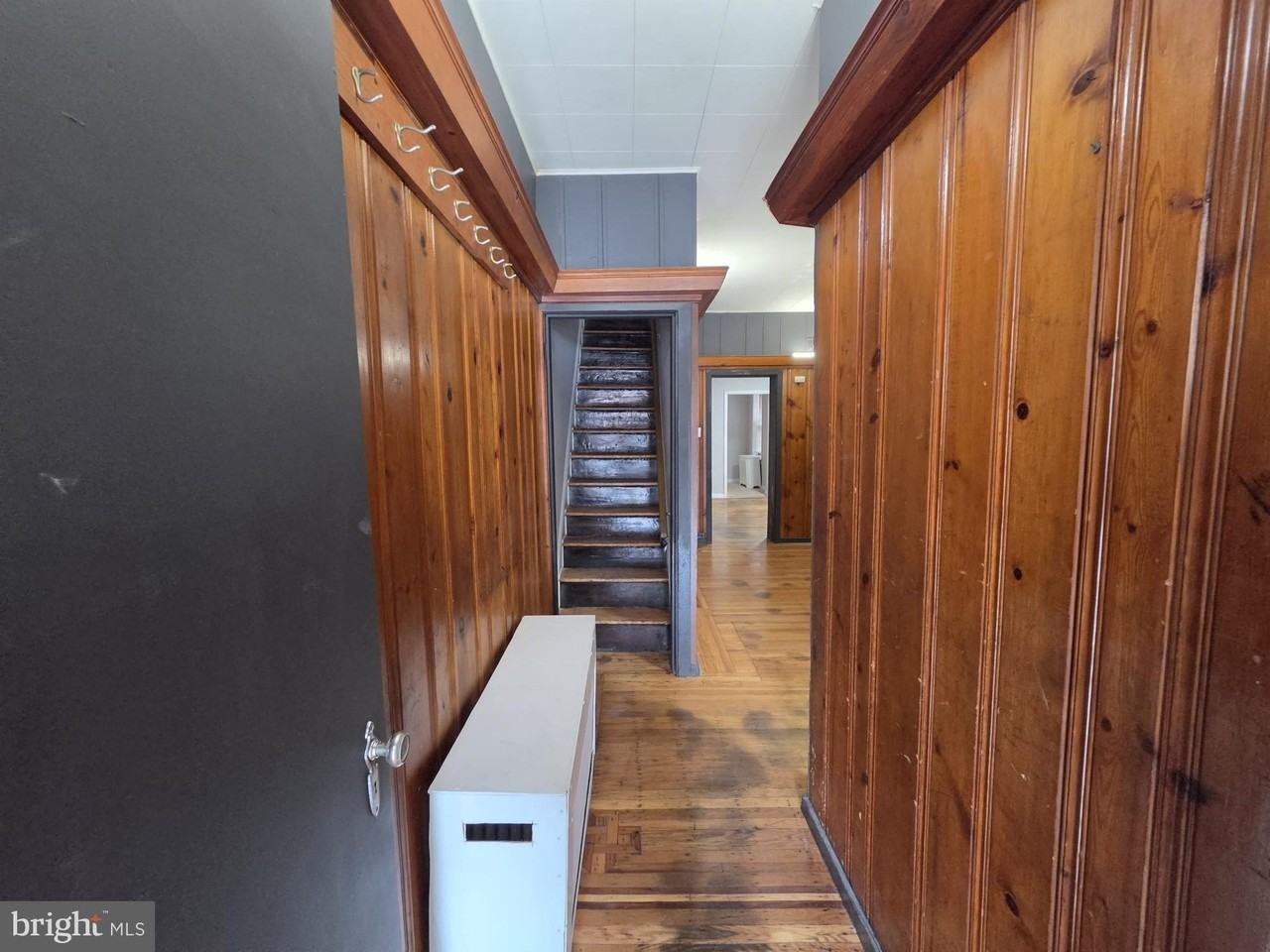633 E Allegheny Ave - Photo 6 of 37