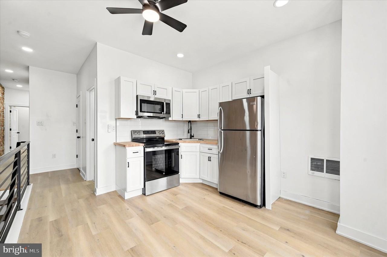 4837 N 15th St #B - Photo 4 of 17