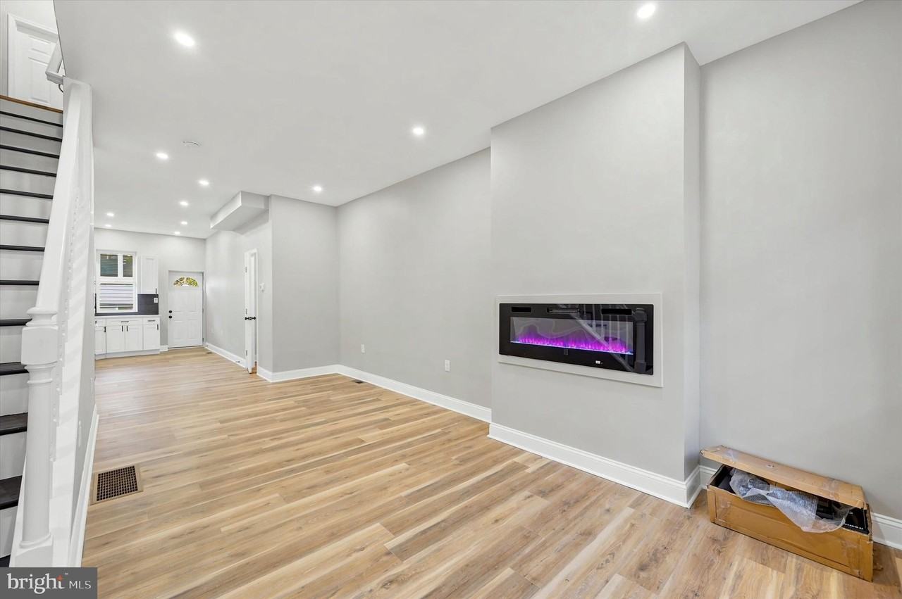 2811 W Albert St - Photo 2 of 17