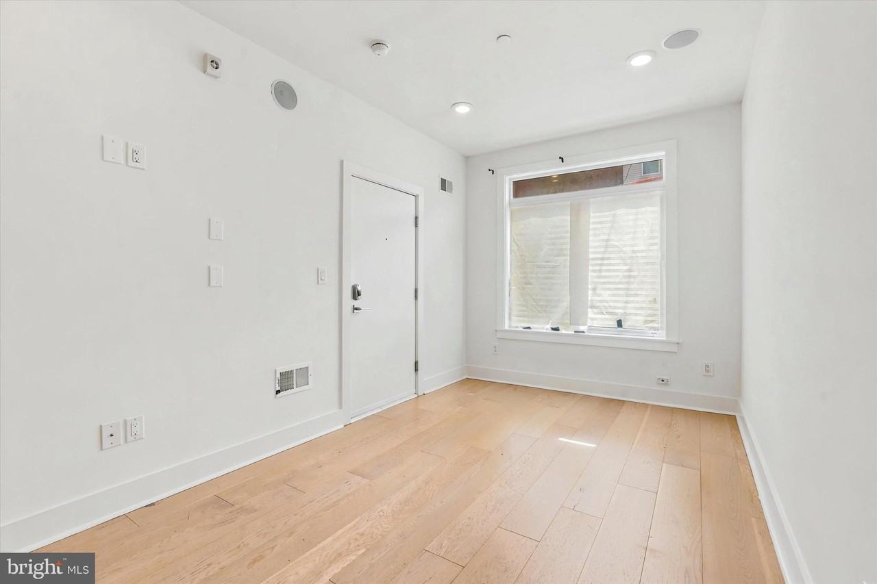 1843 E Huntingdon St #A - Photo 2 of 20