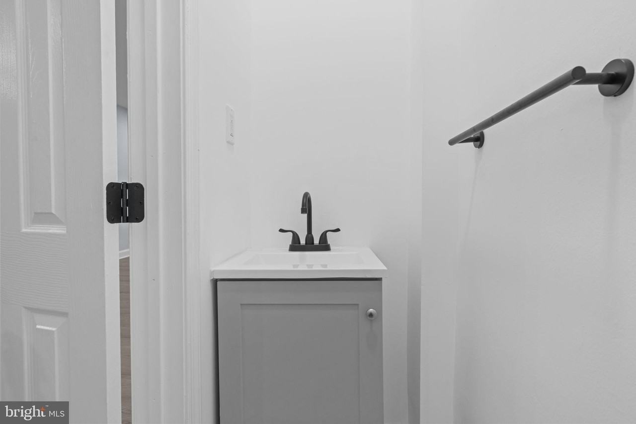 1612 S 24th St - Photo 5 of 24