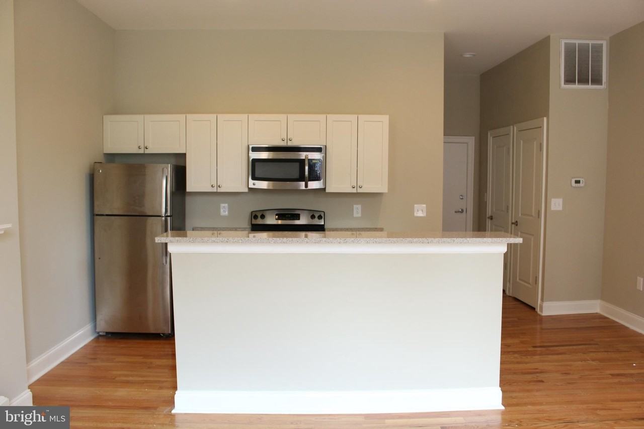 406 S 9th St #3F - Photo 4 of 12