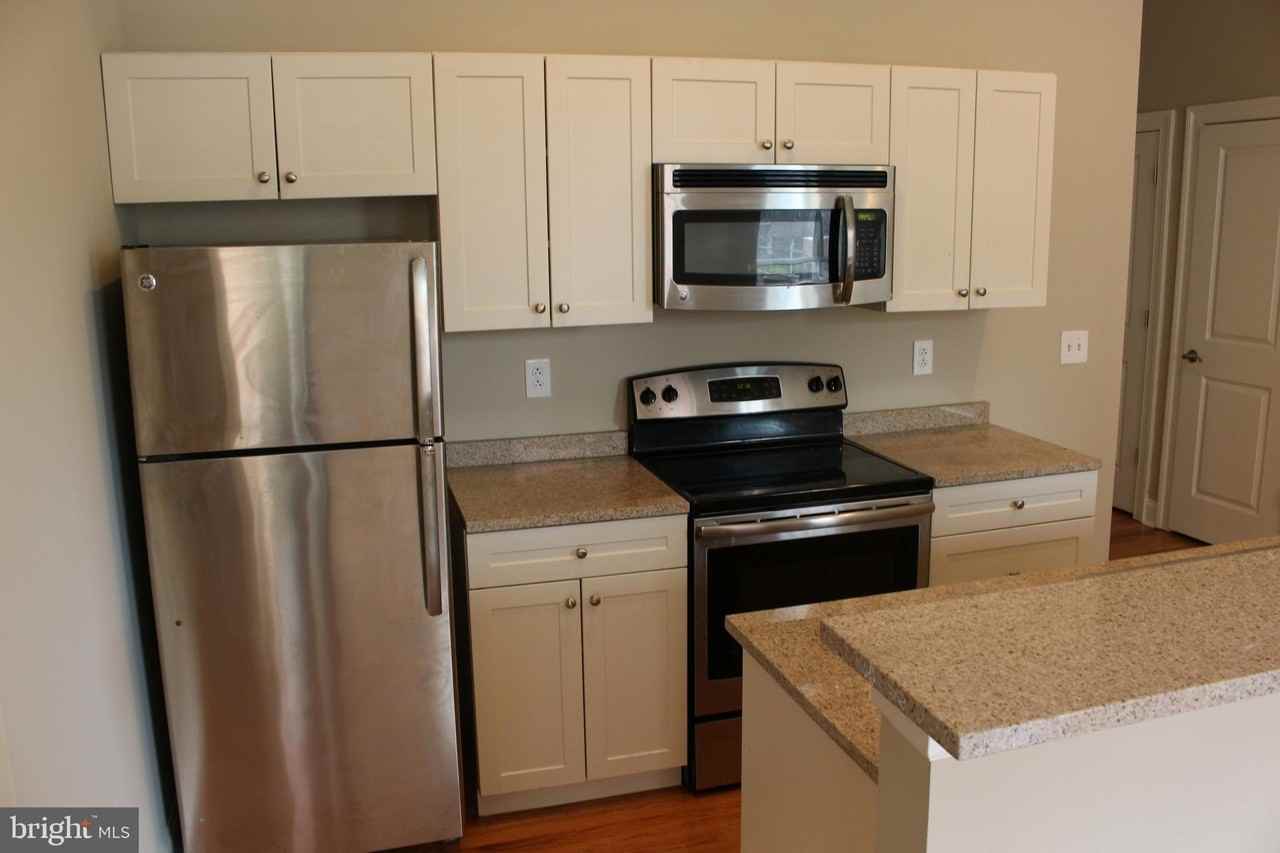 406 S 9th St #3F - Photo 5 of 12