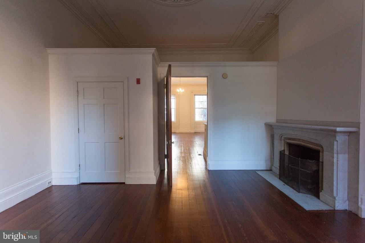 916 Spruce St #2R - Photo 5 of 13