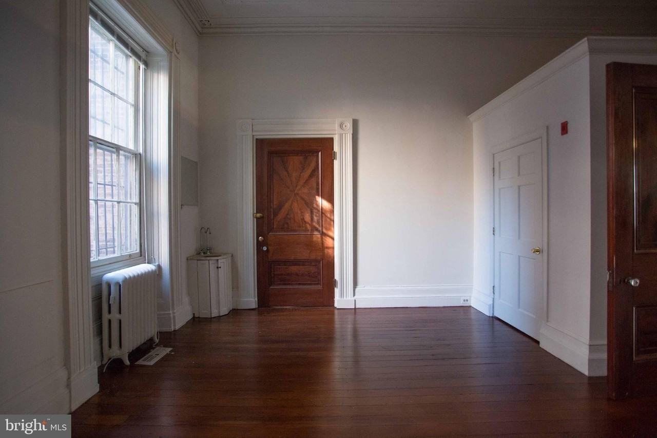 916 Spruce St #2R - Photo 6 of 13