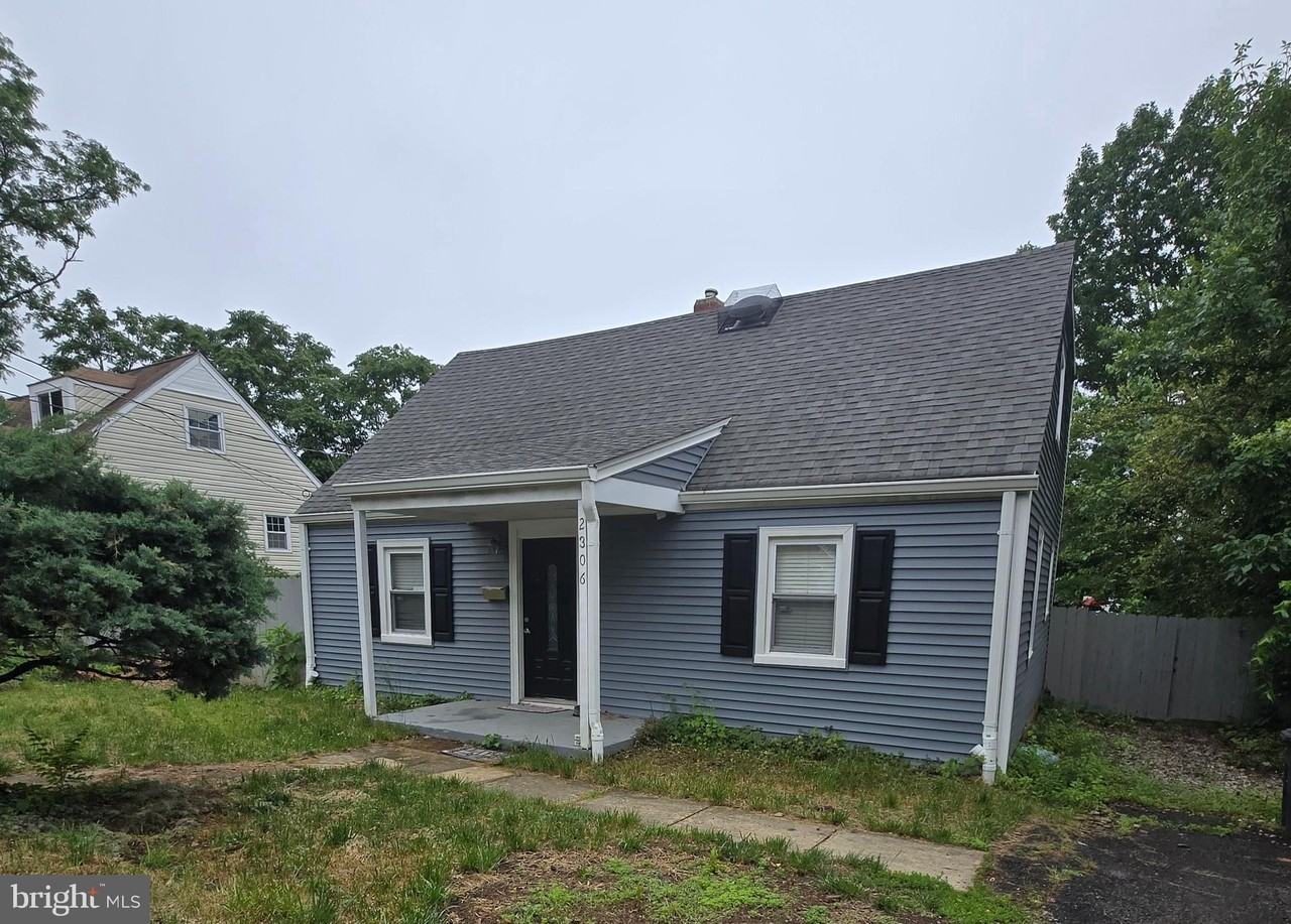 2306 Fort Dr - Photo 2 of 2