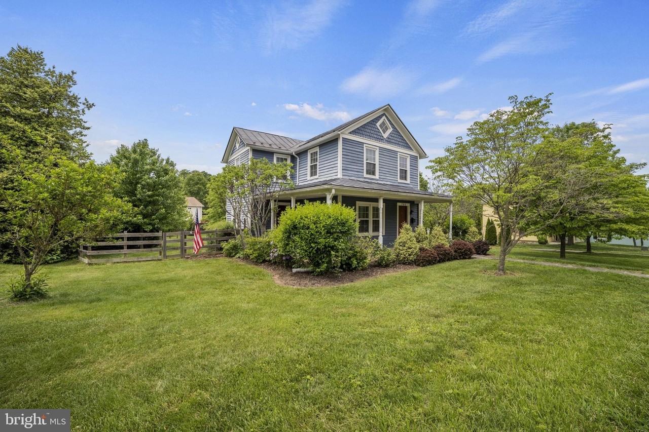 705 Dranesville Rd - Photo 2 of 22