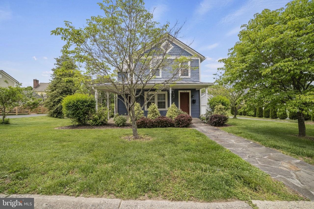 705 Dranesville Rd - Photo 3 of 22