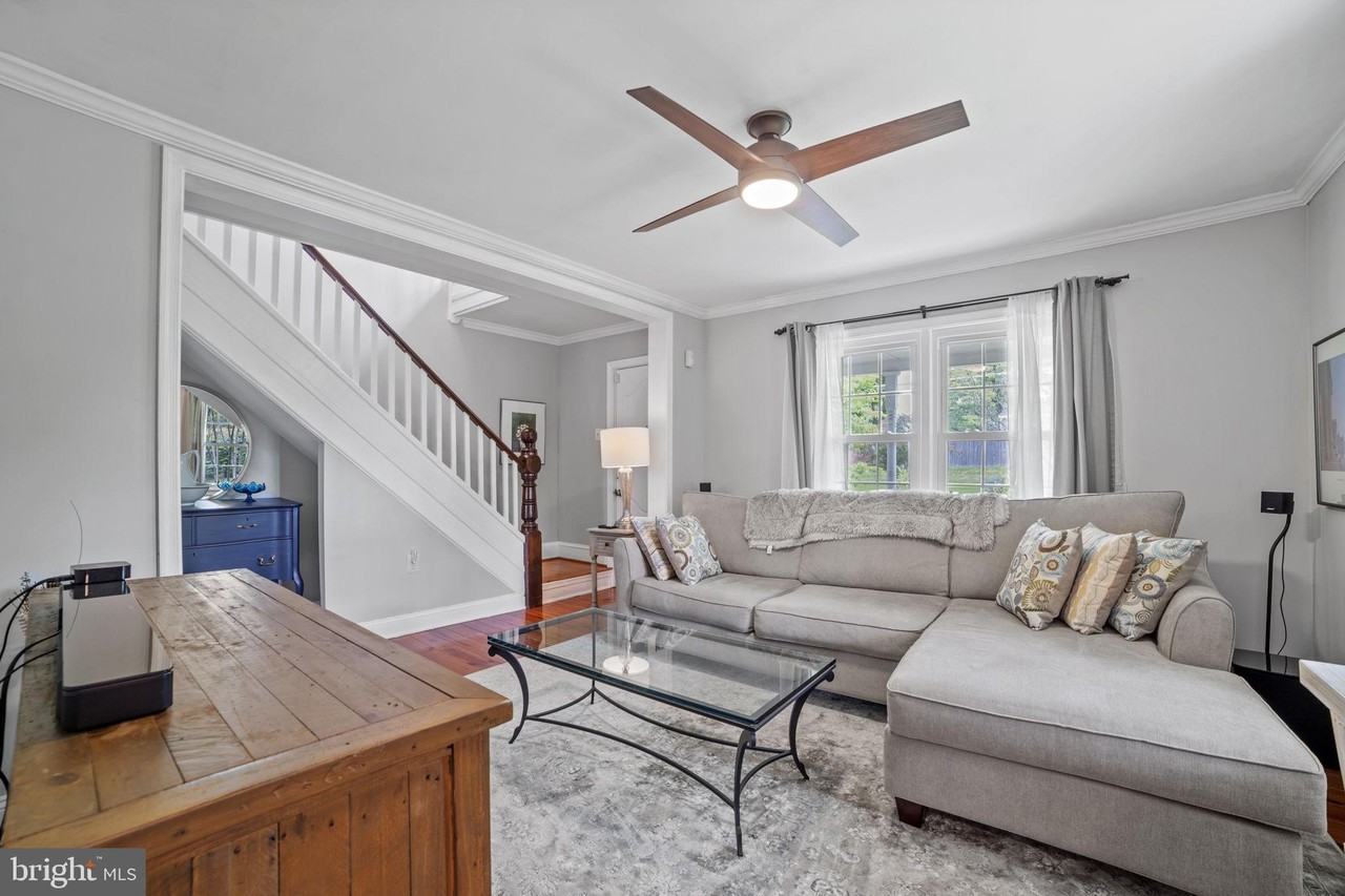 705 Dranesville Rd - Photo 6 of 22