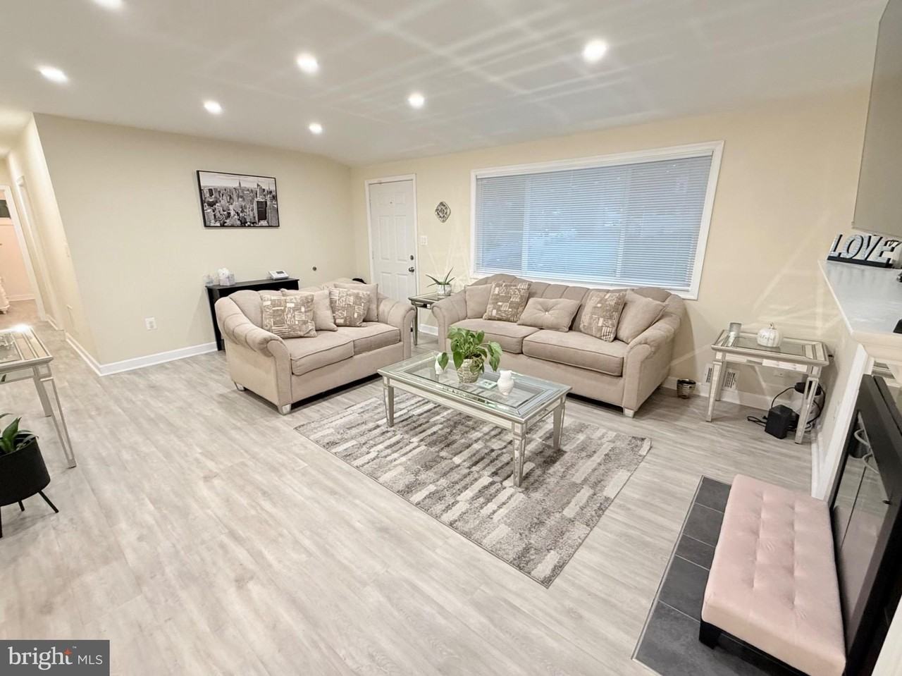 6910 Fern Pl - Photo 3 of 16