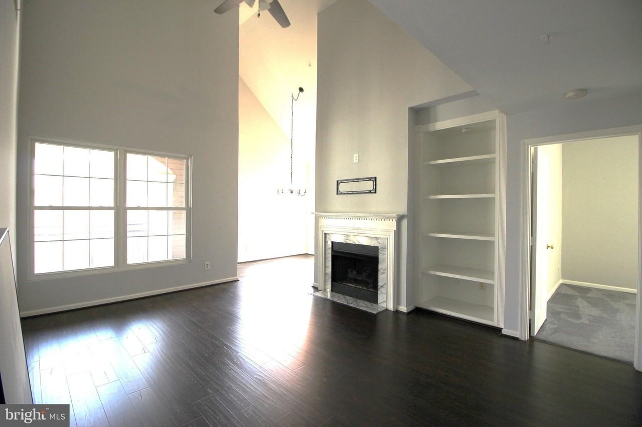 46598 Drysdale Ter #303 - Photo 5 of 28