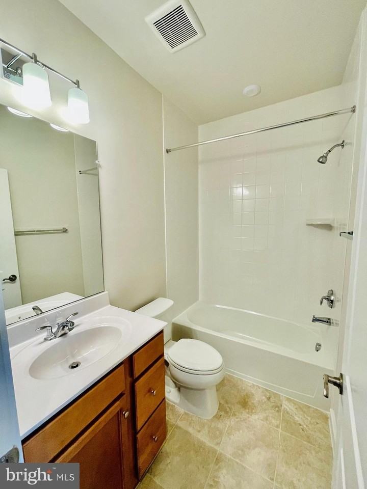 17912 Woods Overlook Dr - Photo 4 of 29