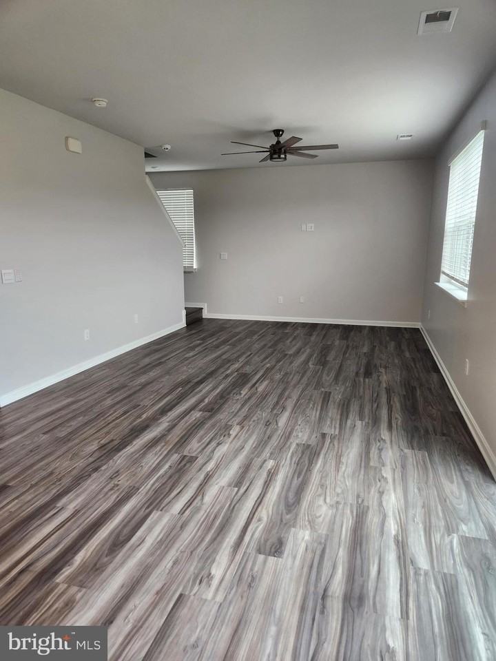 214 Gumspring Dr - Photo 6 of 20