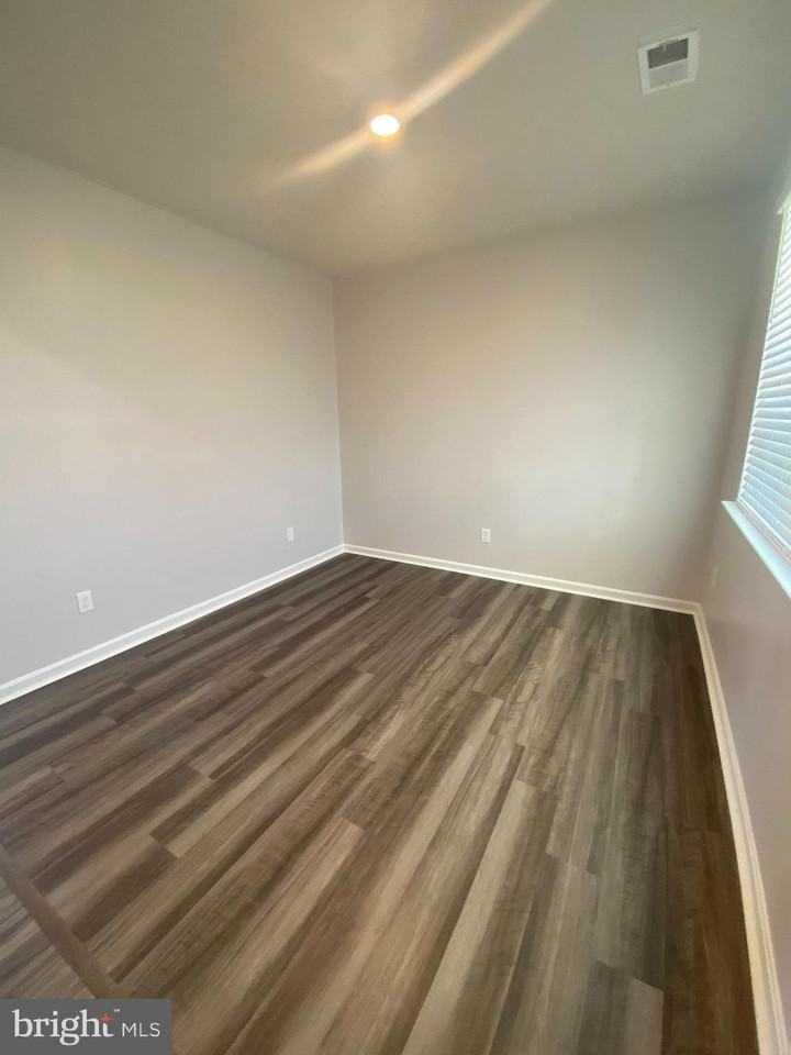 214 Gumspring Dr - Photo 7 of 20