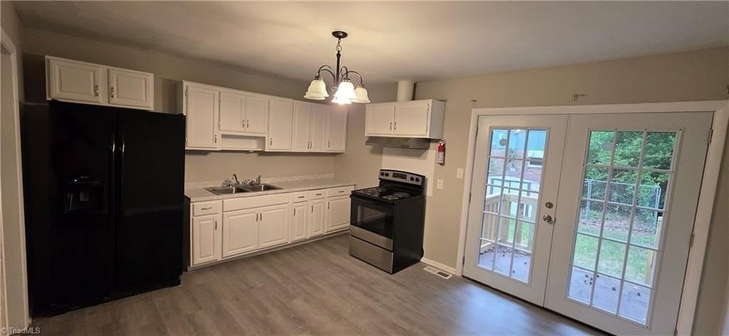 2206 Bothwell St - Photo 3 of 27