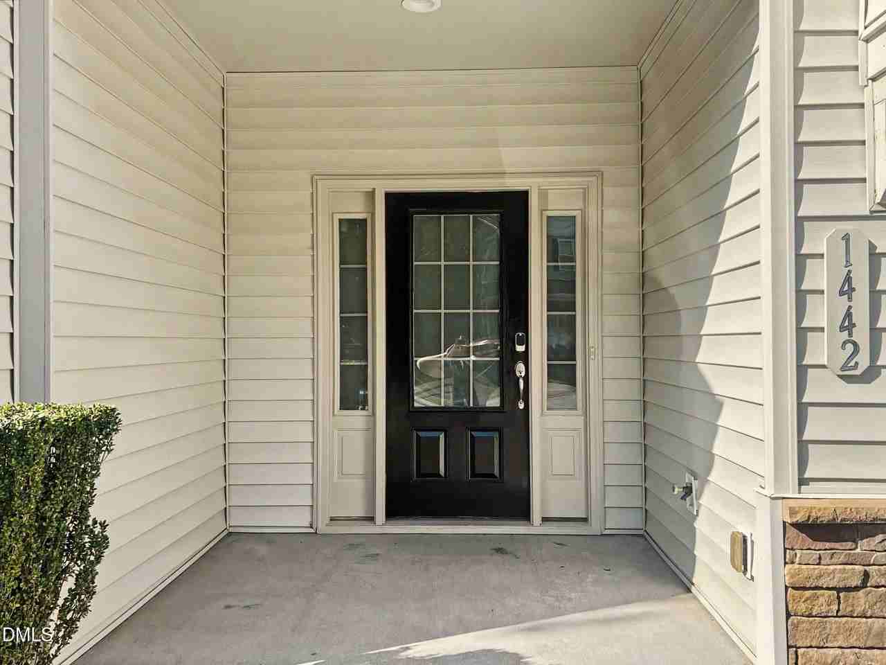 1442 Montonia St - Photo 2 of 20