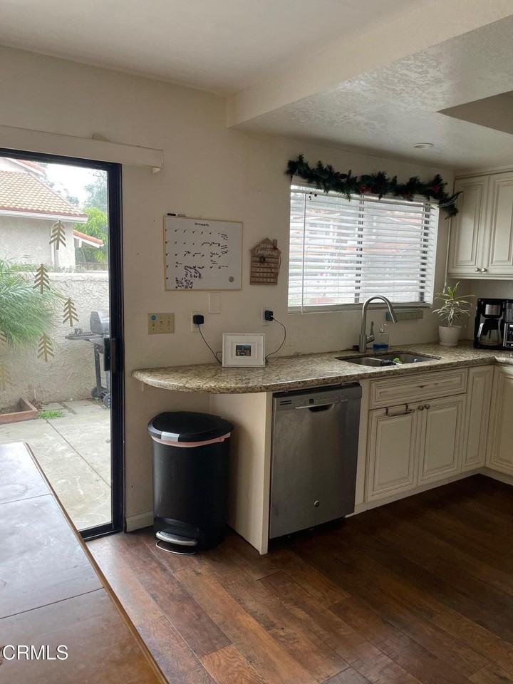 552 Chapala Dr - Photo 2 of 10