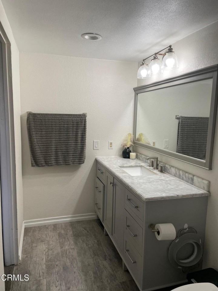 552 Chapala Dr - Photo 7 of 10