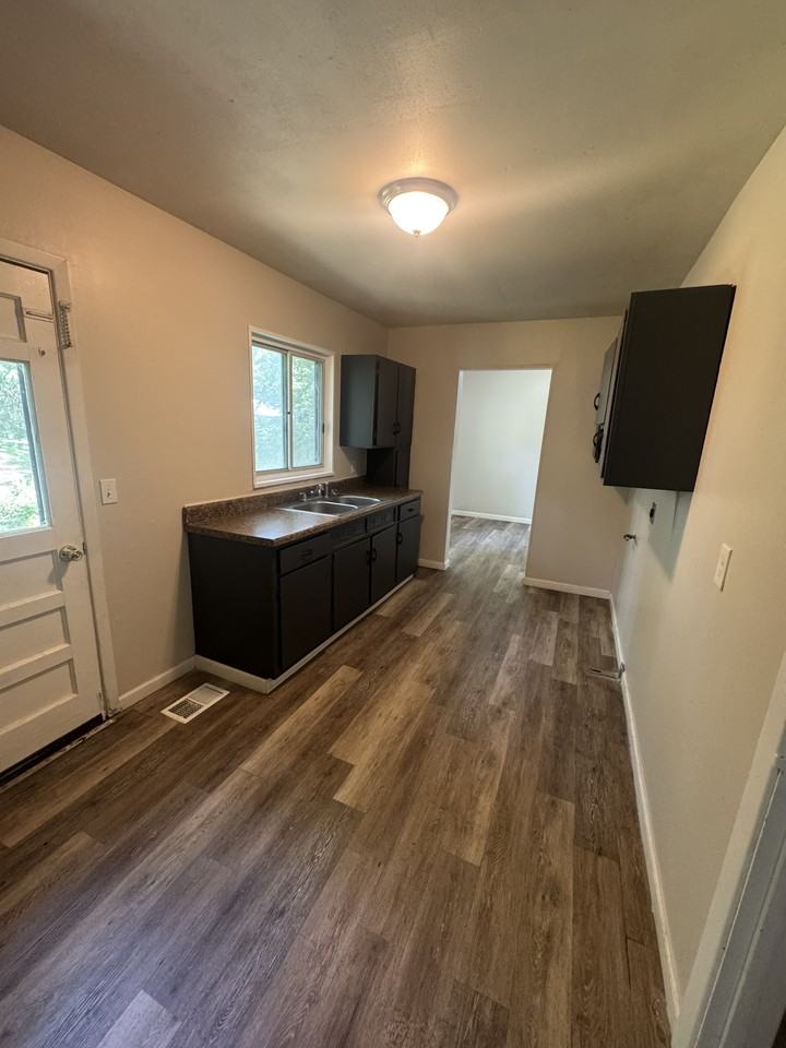 3519 Sw Kerry Ave #1 - Photo 4 of 9