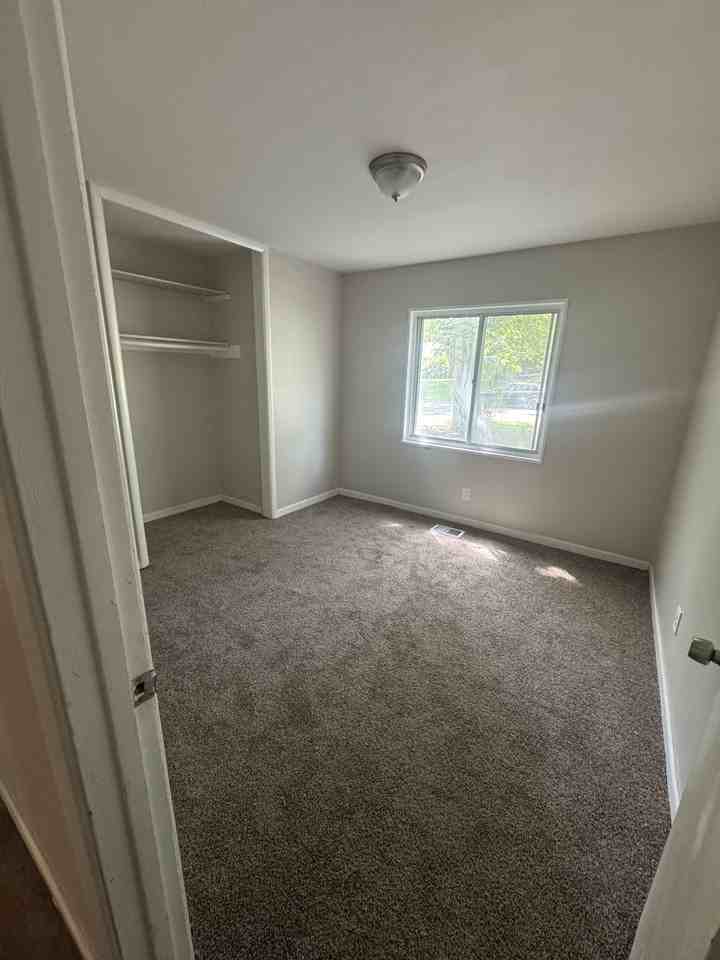 3519 Sw Kerry Ave #1 - Photo 6 of 9