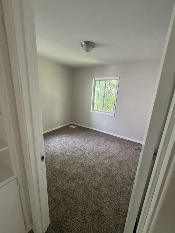 3519 Sw Kerry Ave #1 - Photo 7 of 9