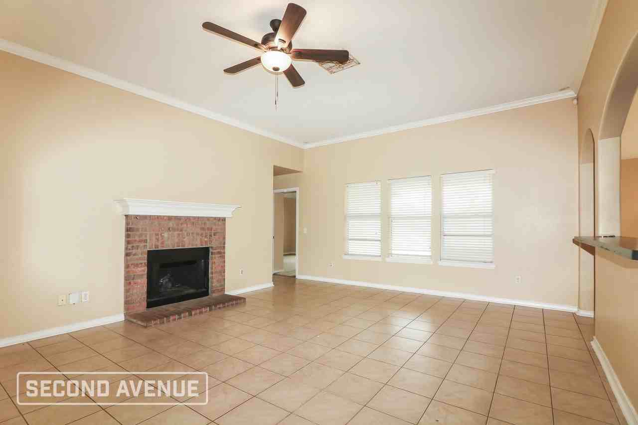5945 Sutherland Dr - Photo 7 of 28
