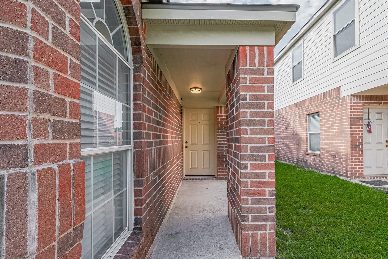 12230 Hawthorne Hill Cir - Photo 4 of 47