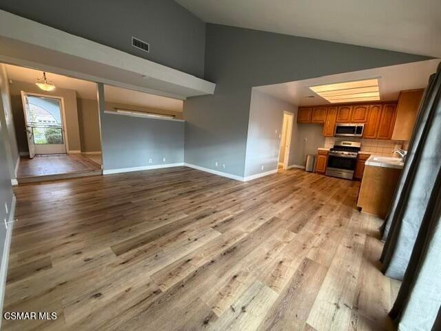 2163 Timberlane Ave - Photo 4 of 11
