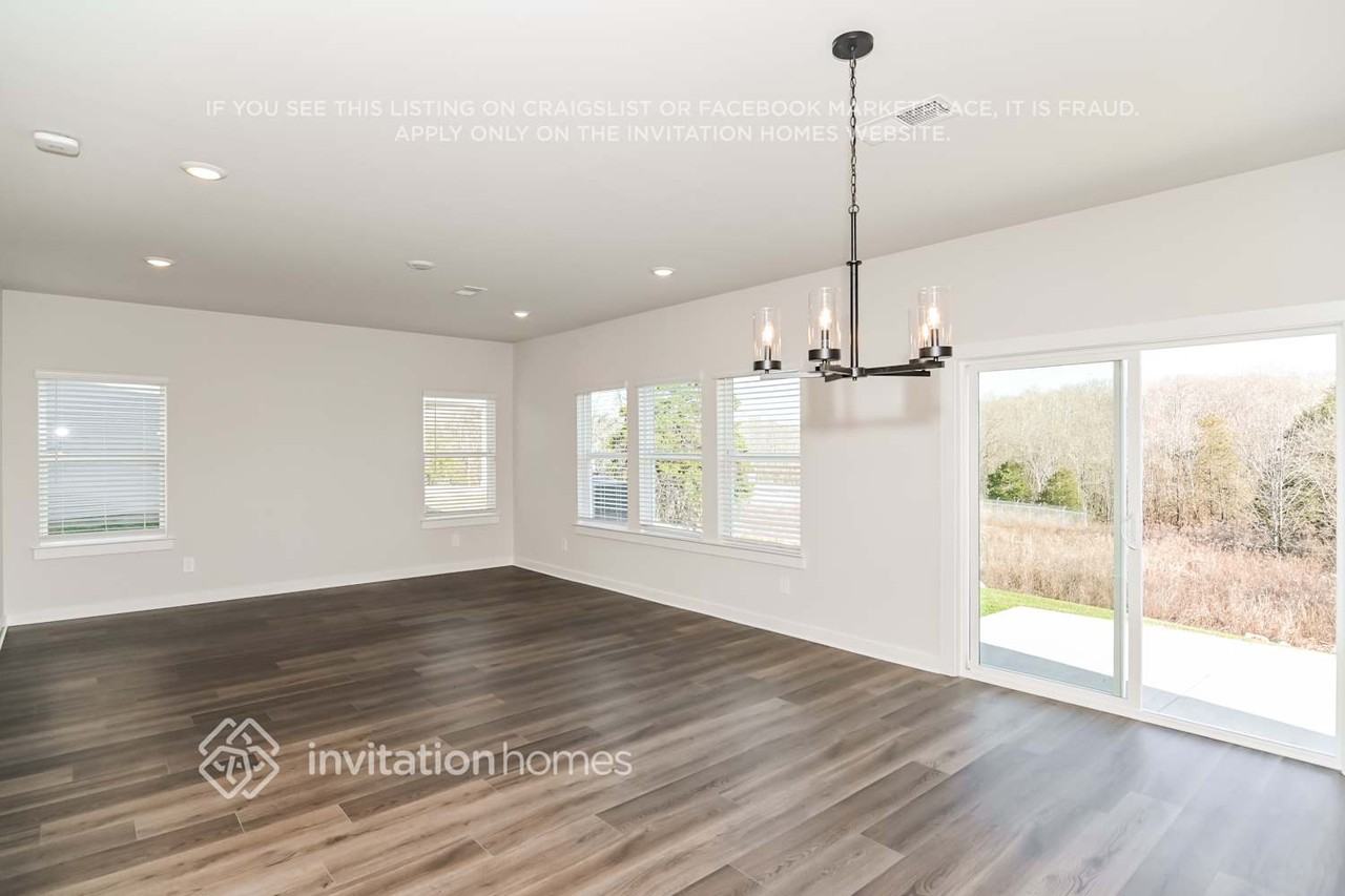 1175 Bluffton Cir - Photo 6 of 20