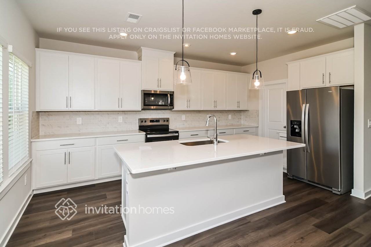 1315 Bluffton Cir - Photo 6 of 20