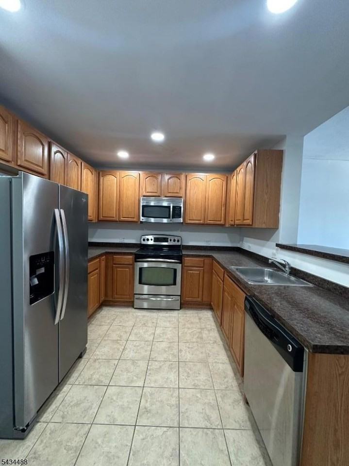 1 Carriage City Plz - Photo 5 of 12