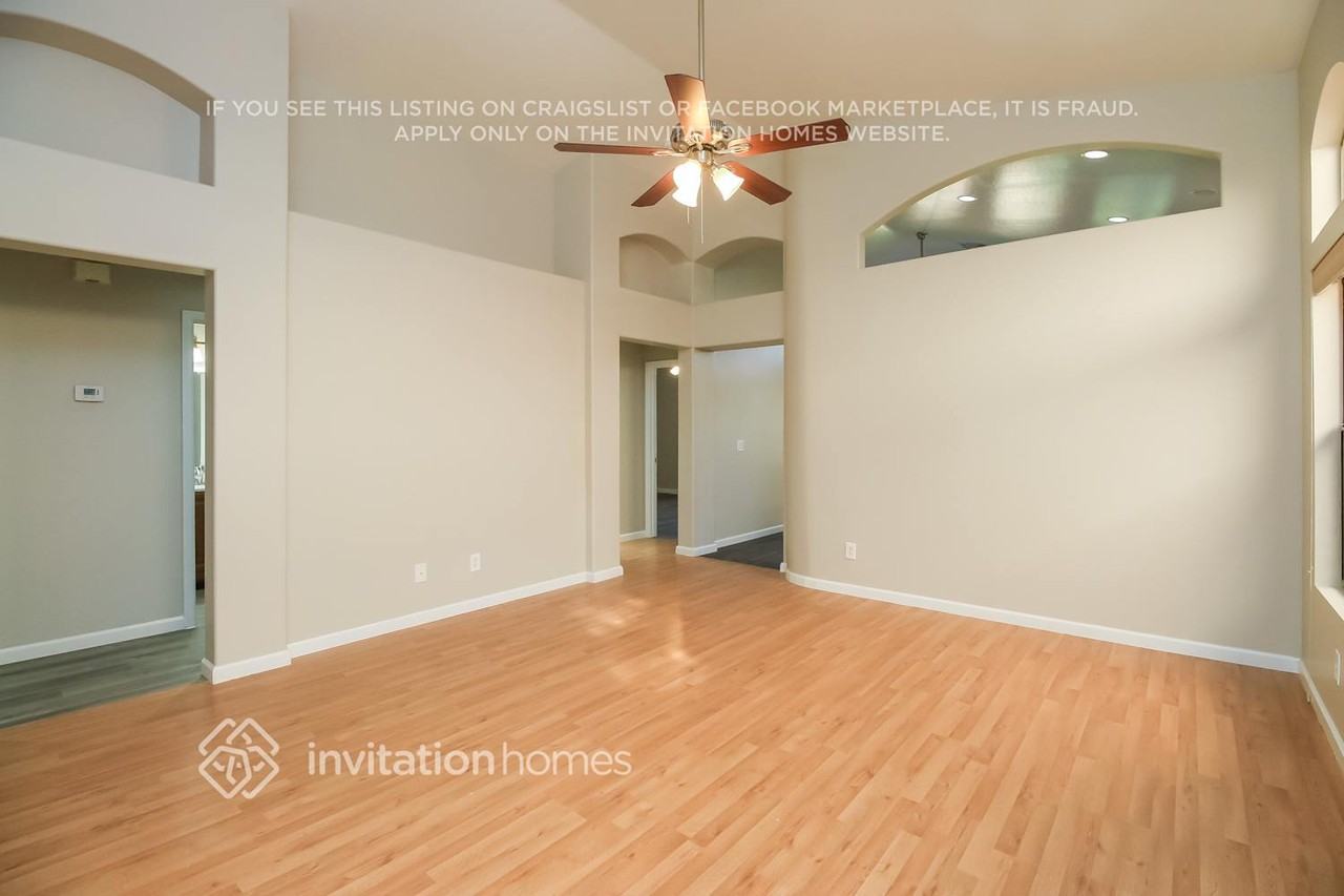 10034 E Carmel Ave - Photo 4 of 15