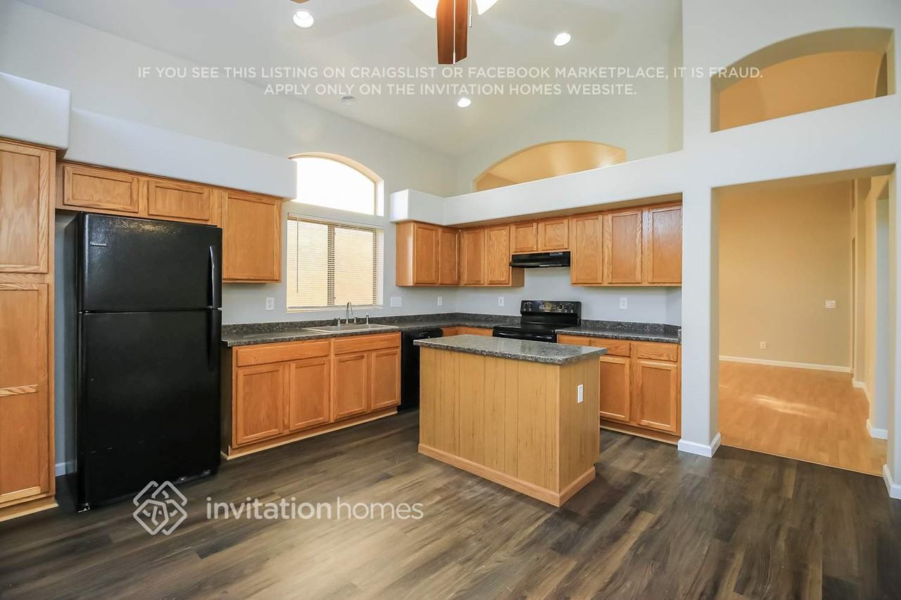 10034 E Carmel Ave - Photo 6 of 15