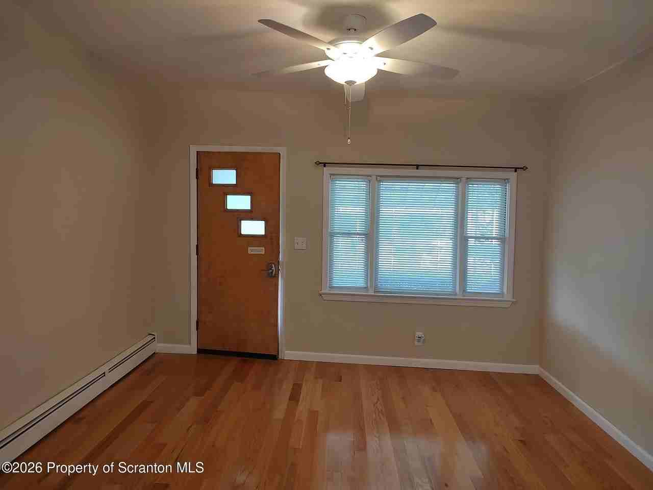 520 Morgan St - Photo 4 of 13