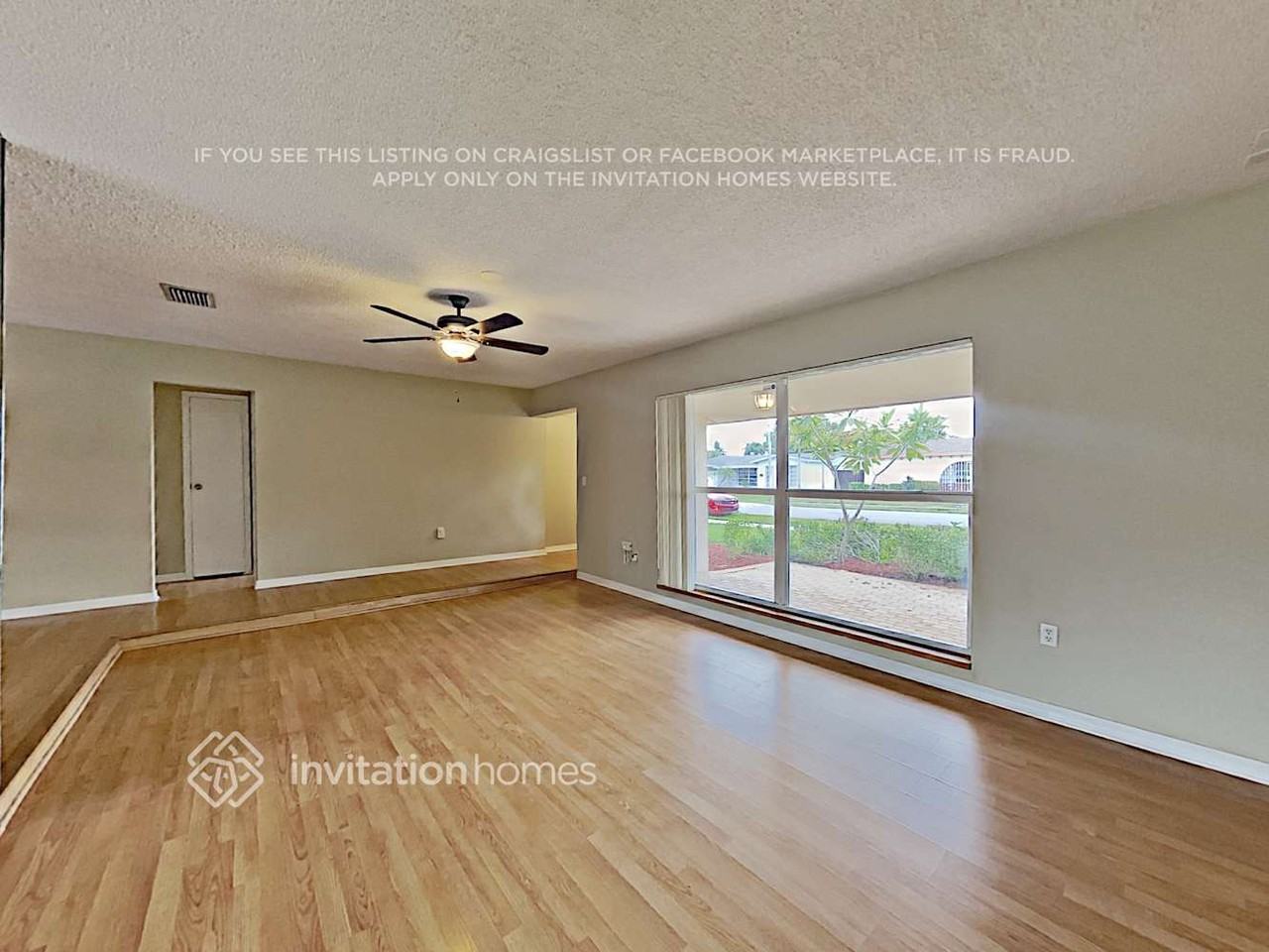 1195 Nw 92nd Ave - Photo 4 of 17