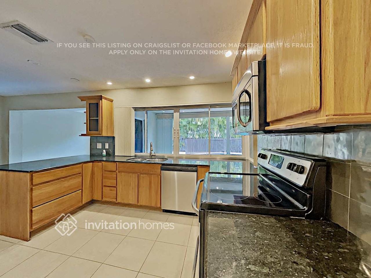 1195 Nw 92nd Ave - Photo 7 of 17