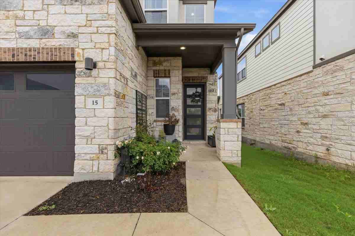 1531 N Red Bud Ln - Photo 3 of 32