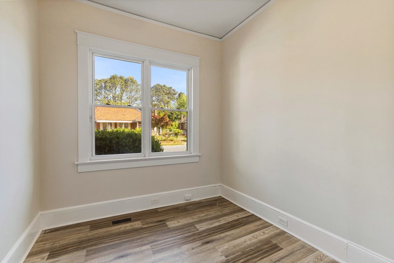 717 Holloway Ave #1 - Photo 5 of 10