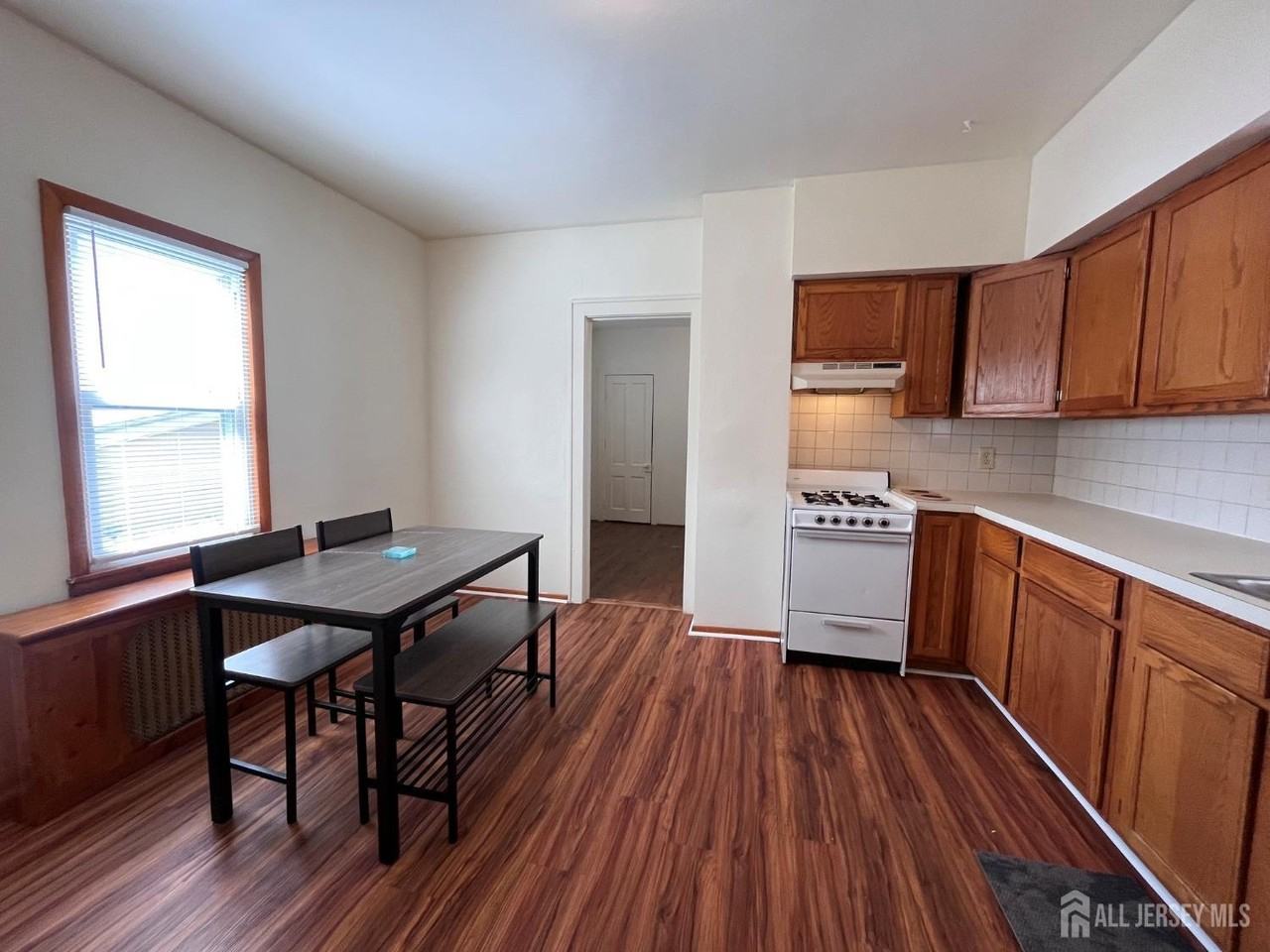 578 Main St - Photo 3 of 18