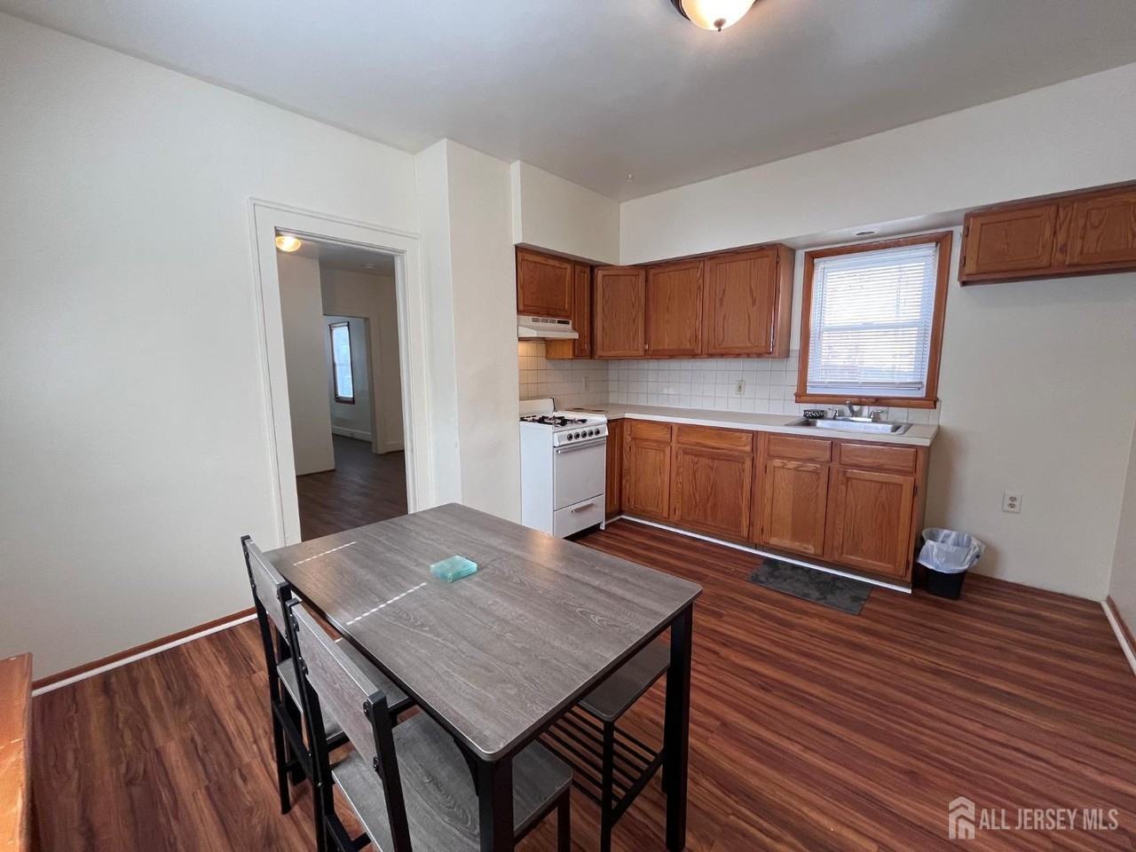 578 Main St - Photo 5 of 18